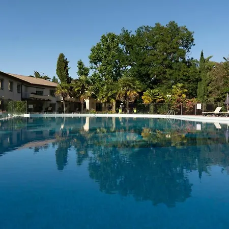 Logis Restaurant Les Oliviers 3*