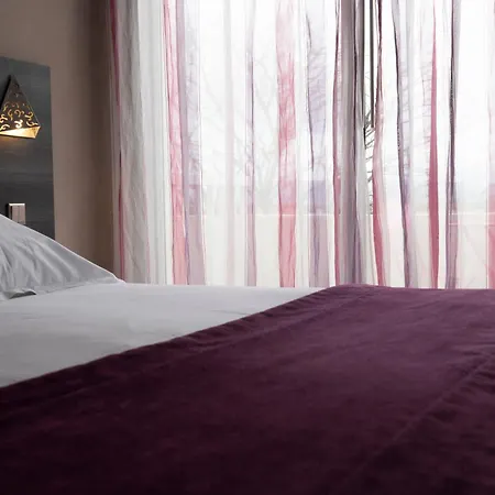Logis Restaurant Les Oliviers Hotel