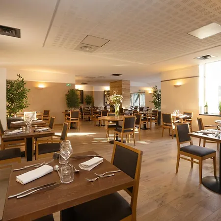 Logis Restaurant Les Oliviers 3* Loriol-sur-Drome