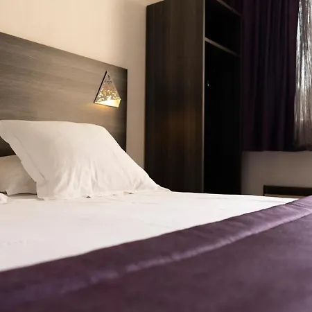 Hotel Logis Restaurant Les Oliviers Loriol-sur-Drome