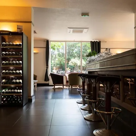 Logis Restaurant Les Oliviers Hotel