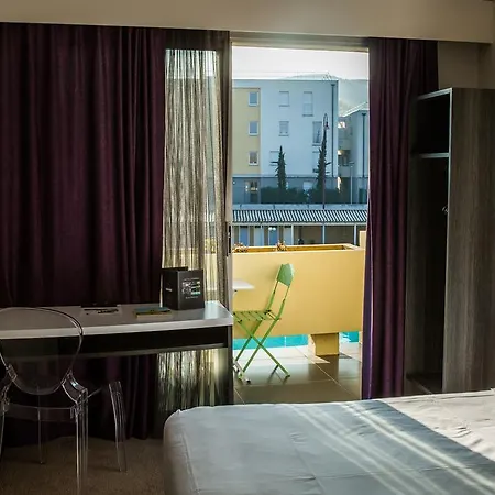 Hotel Logis Restaurant Les Oliviers 3*