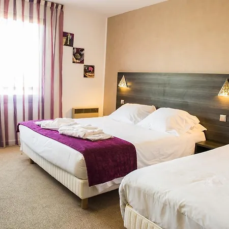 Hotel Logis Restaurant Les Oliviers 3*