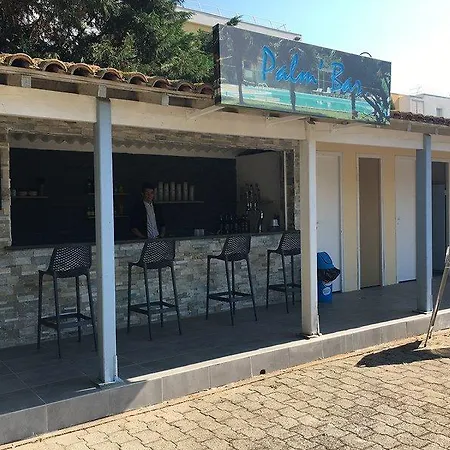 Hotel Logis Restaurant Les Oliviers