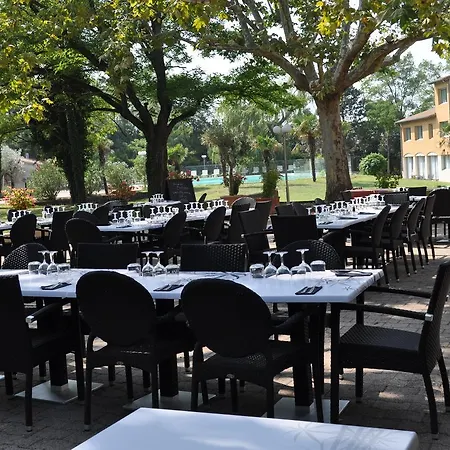 Logis Restaurant Les Oliviers Loriol-sur-Drome
