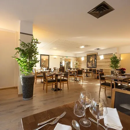 Logis Restaurant Les Oliviers 3* Loriol-sur-Drome