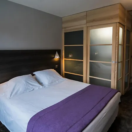 Hotel Logis Restaurant Les Oliviers 3*