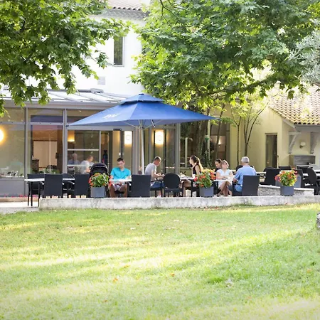 Logis Restaurant Les Oliviers Hotell 3*