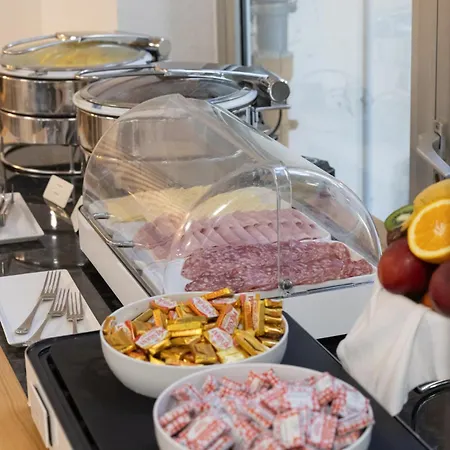 Logis Restaurant Les Oliviers 3*