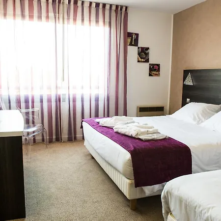 Logis Restaurant Les Oliviers Hotel