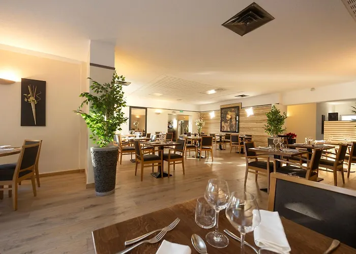 Logis Restaurant Les Oliviers 3* Loriol-sur-Drôme