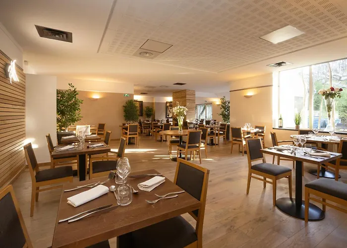 Logis Restaurant Les Oliviers 3* Loriol-sur-Drôme