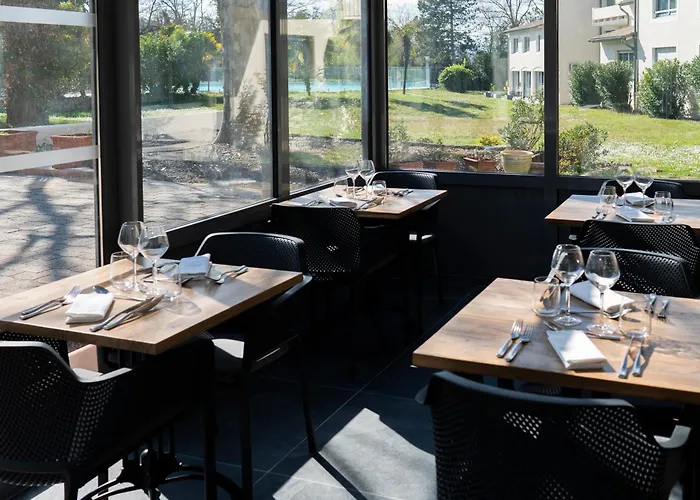 Logis Restaurant Les Oliviers 3* Loriol-sur-Drôme