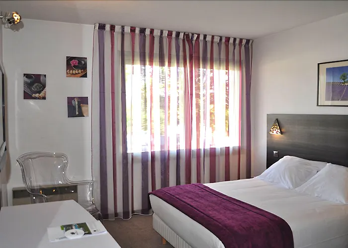 Logis Restaurant Les Oliviers Szálloda Loriol-sur-Drôme