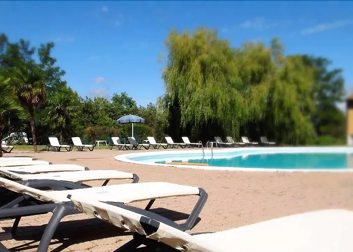Szálloda Logis Restaurant Les Oliviers 3*