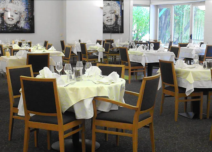 Szálloda Logis Restaurant Les Oliviers Loriol-sur-Drôme