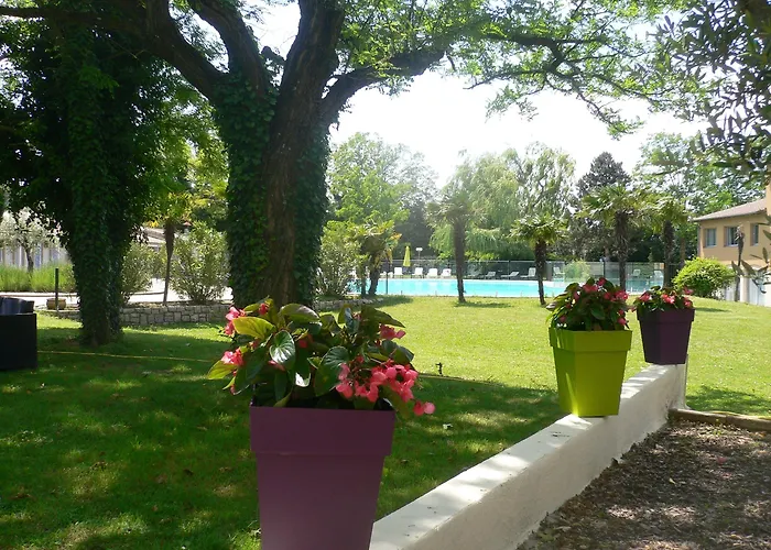 Logis Restaurant Les Oliviers Szálloda Loriol-sur-Drôme