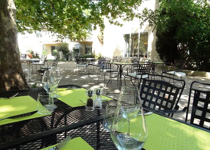 Logis Restaurant Les Oliviers Szálloda