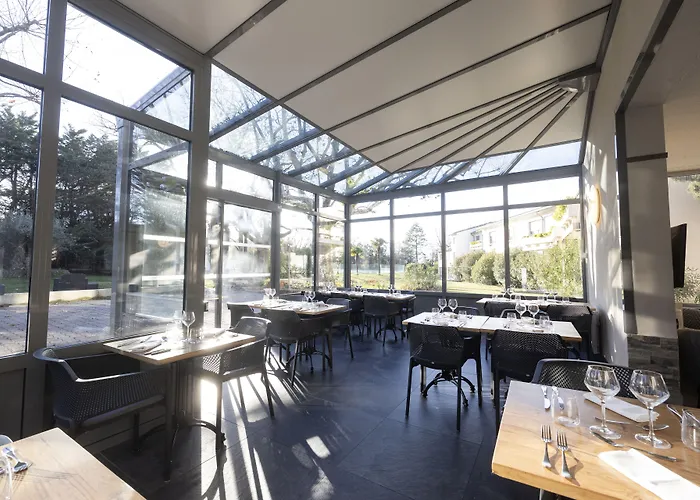Logis Restaurant Les Oliviers 3* Loriol-sur-Drôme